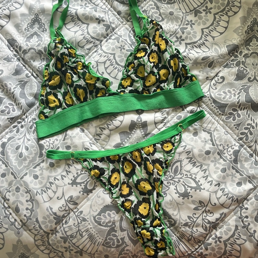 Diane Von Furstenberg Bra and Panty LE